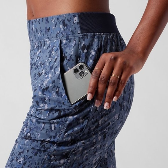 Athleta Brooklyn Ankle Pant size 22 Captivate Chrome Blue. - Picture 6 of 6